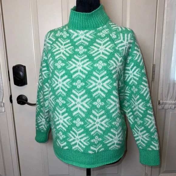 Old Navy Women's Green Snowflake Fair Isle Knit Sweater Sz L Holiday - Picture 1 of 10